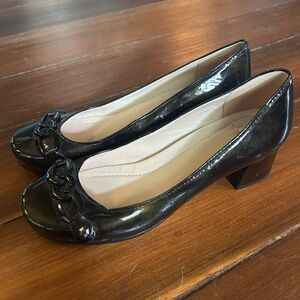 Joan & David Dark Green/Black Patent Leather Block Heel Shoes